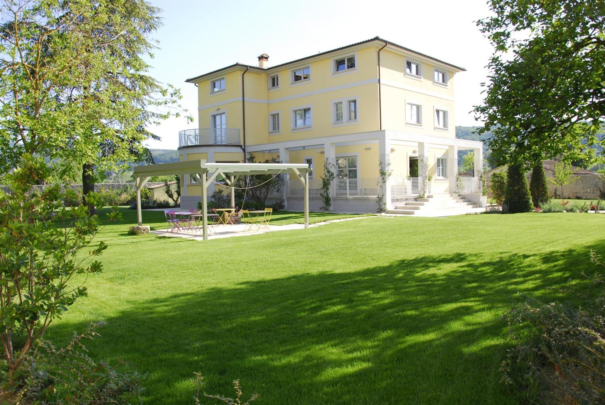 Hotel Ai Lecci In Centro Sarteano Zewnętrze zdjęcie